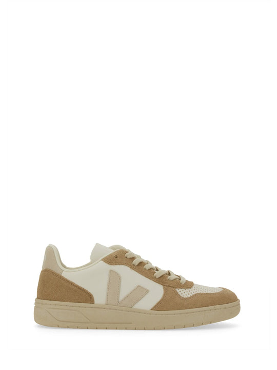 Veja Sneaker "V-10"