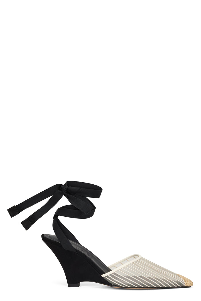 Jacquemus Elegant Shoes With Heel And Decorative Ribbon