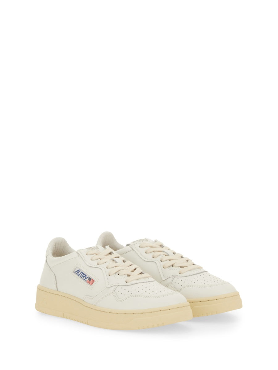 Autry "Medalist Low" Sneaker