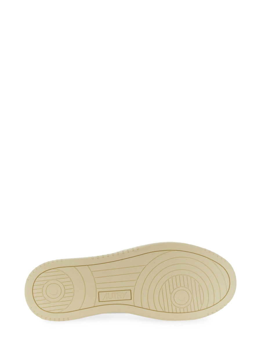 Autry "Medalist Low" Sneaker