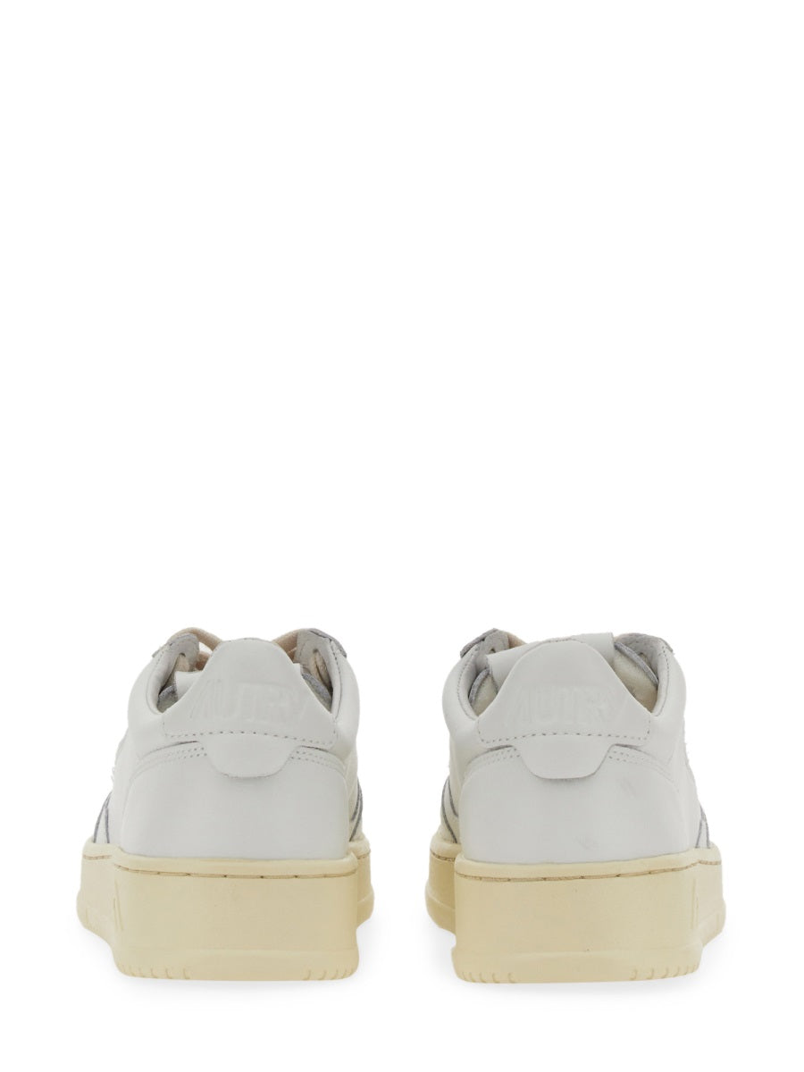 Autry "Medalist Low" Sneaker