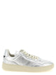Veja 'V-90' Sneakers
