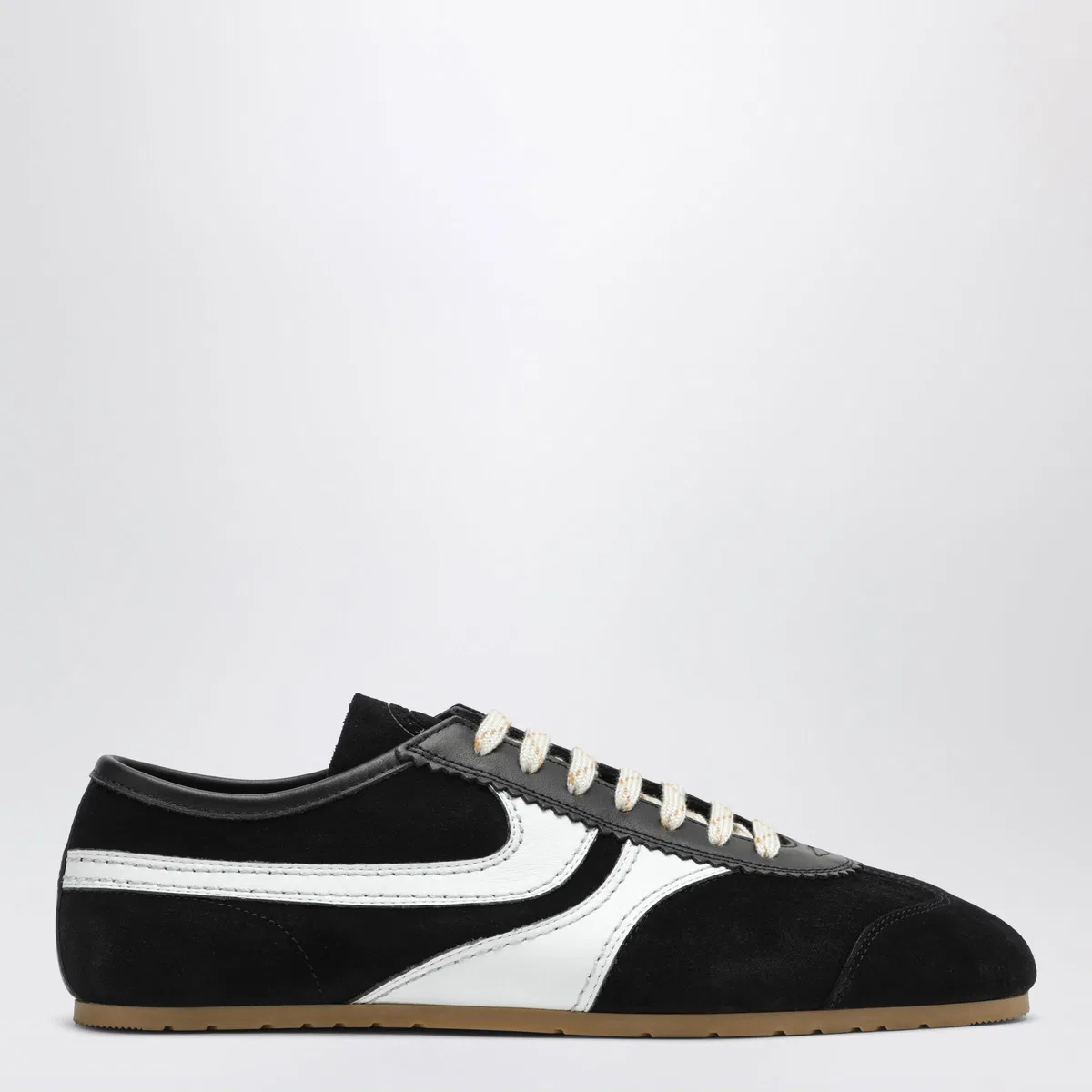 Schwarzer Und Weißer Sneaker Aus Leder Und Wildleder