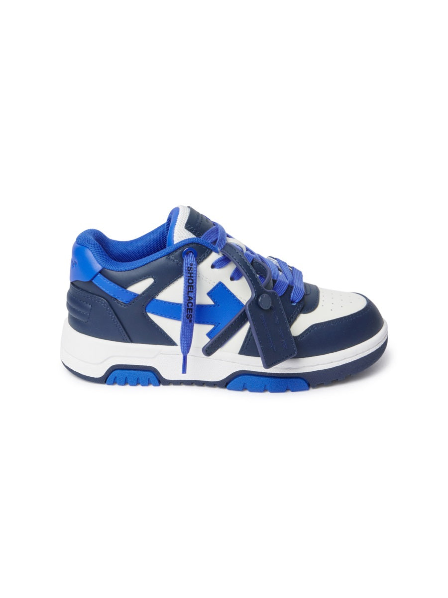 Sneaker With Tag