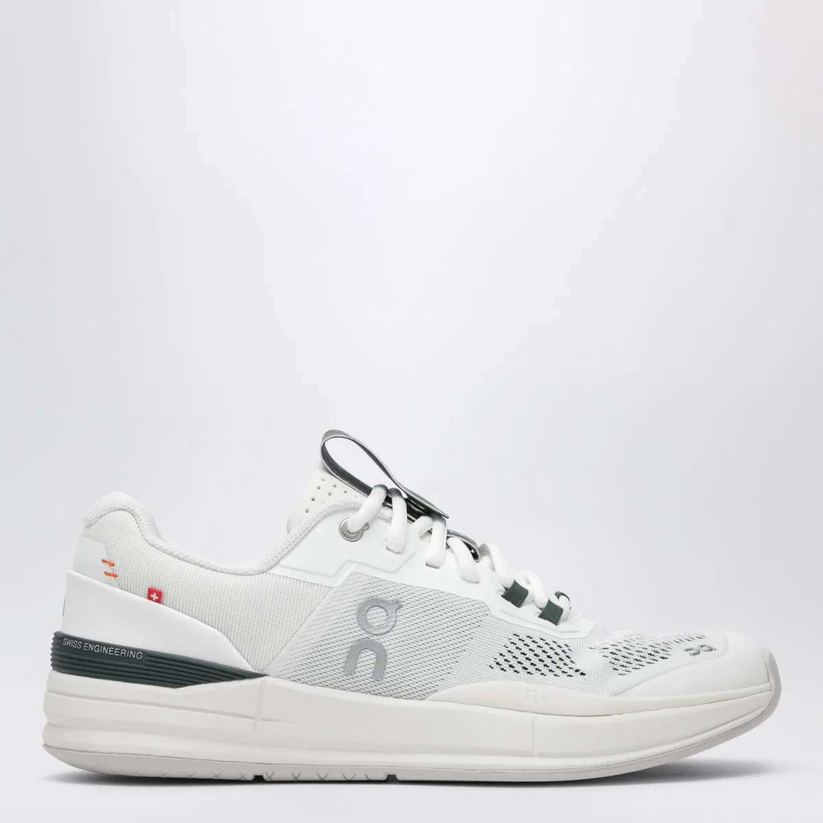 The Roger Pro Tennis Shoes In Mesh, White/Evergreen