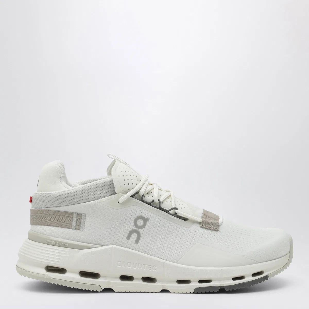 Cloudnova 2 Sneakers In Ice / Sand