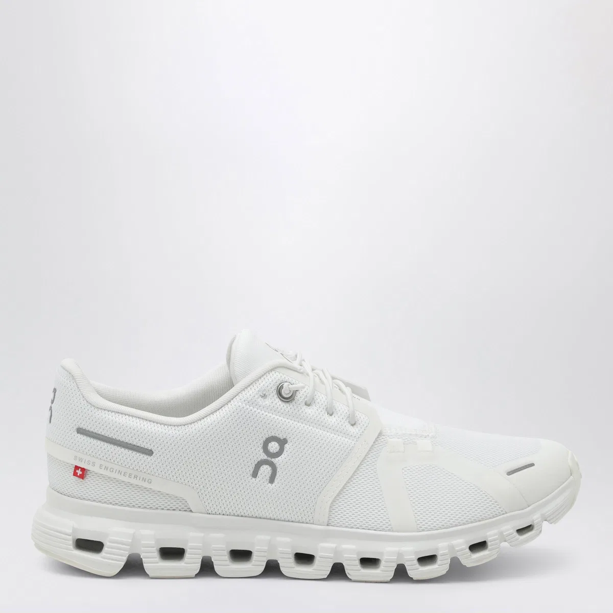 Cloud 6 Sneakers In White