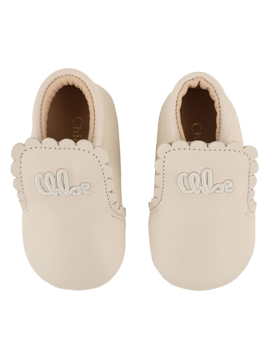 Scarpe In Pelle Con Logo Ricamato