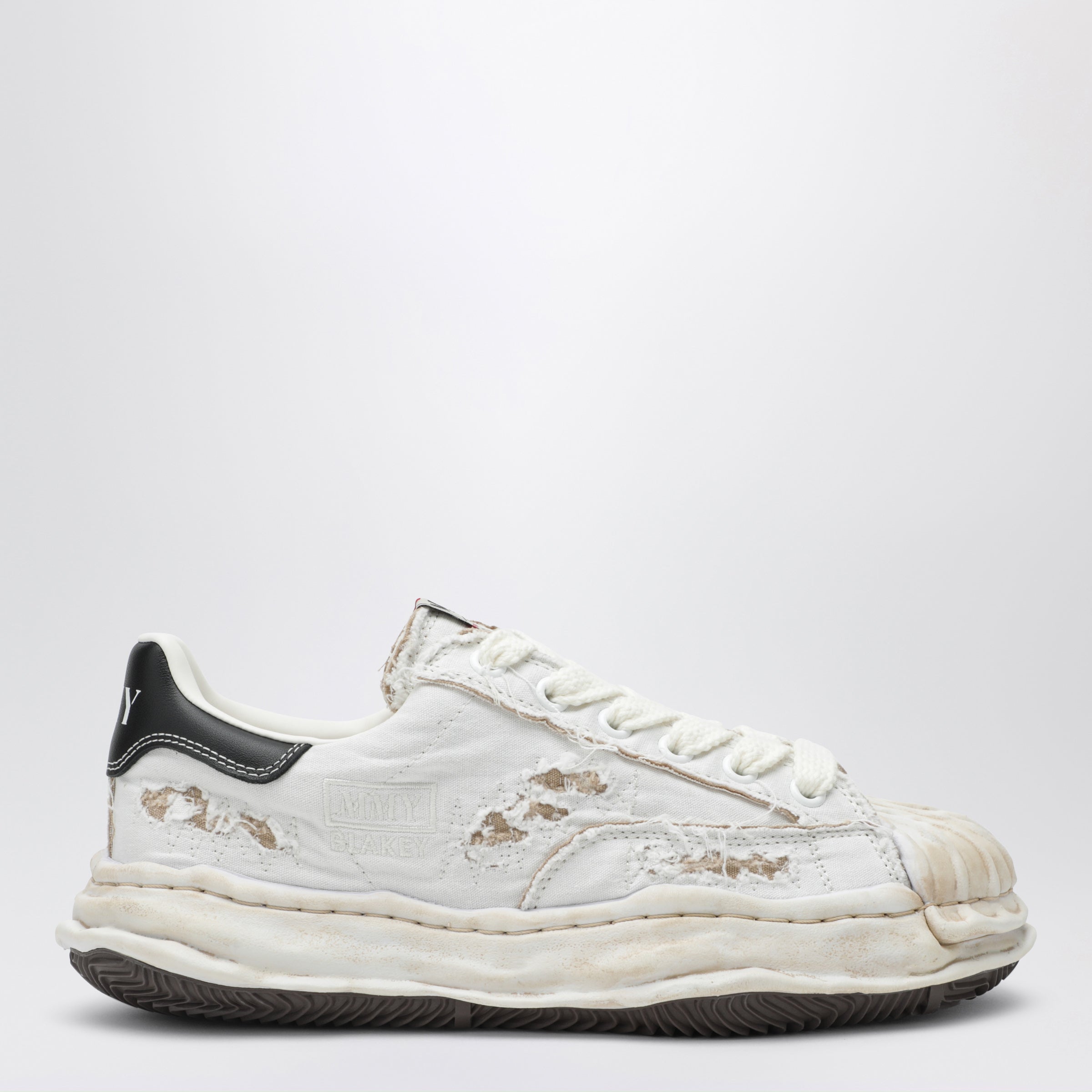 Blakey Sneakers In White Canvas With Worn Effect