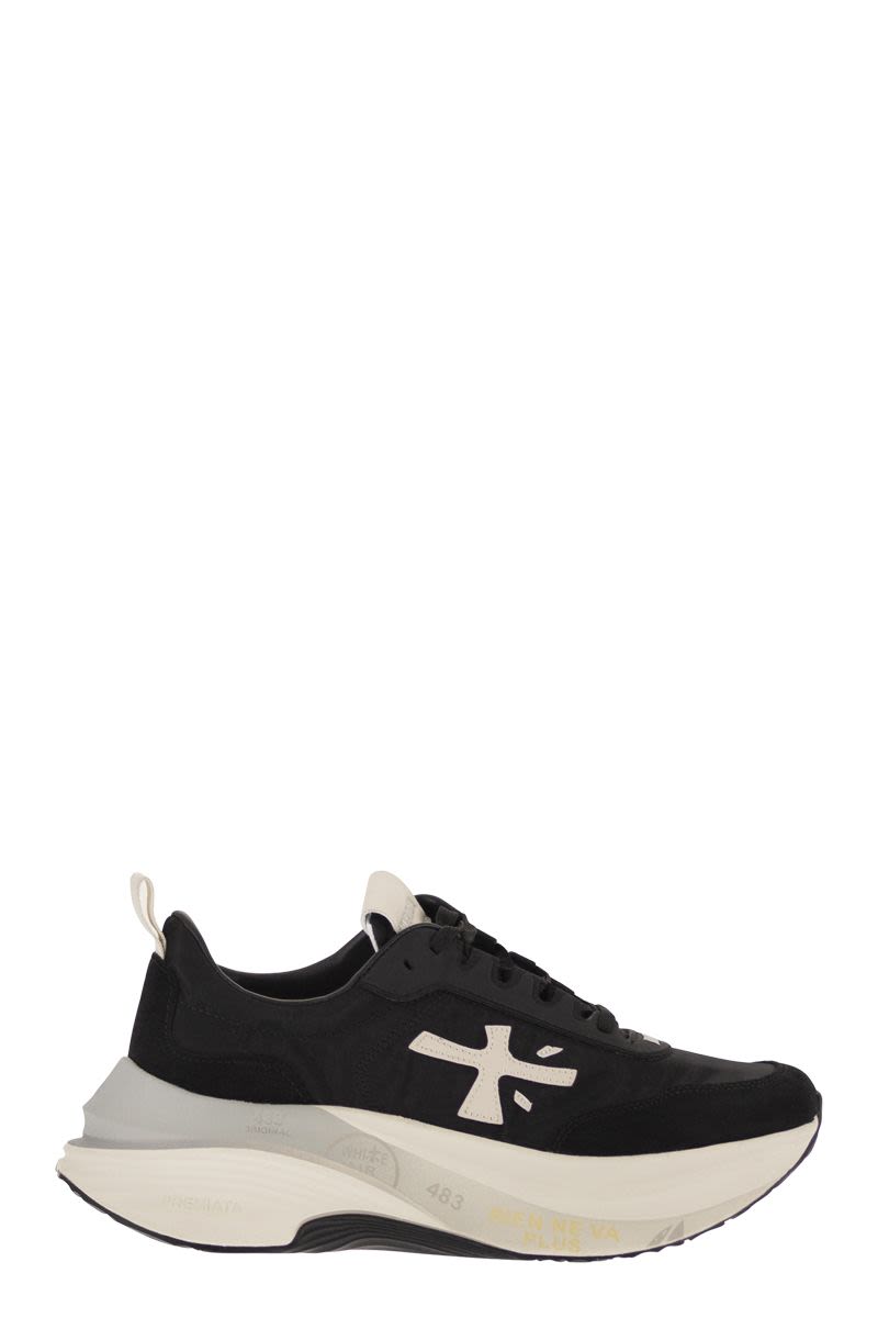 Hill 8241 - Sneakers