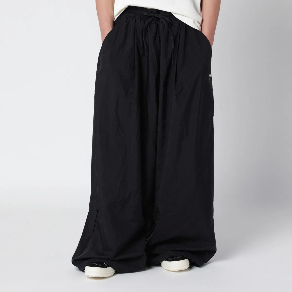 Wide 3-Stripes Raw Edge Trousers