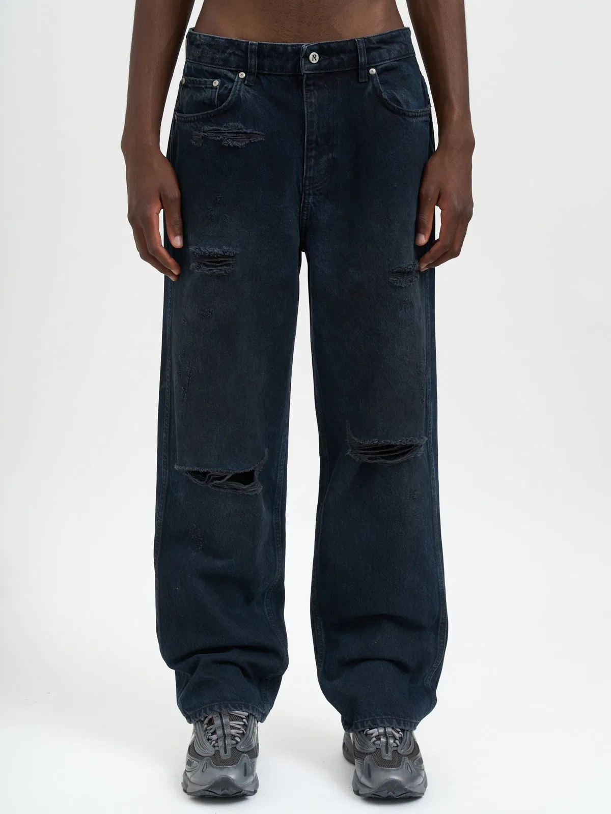 Baggy Distressed Denim Trousers R3