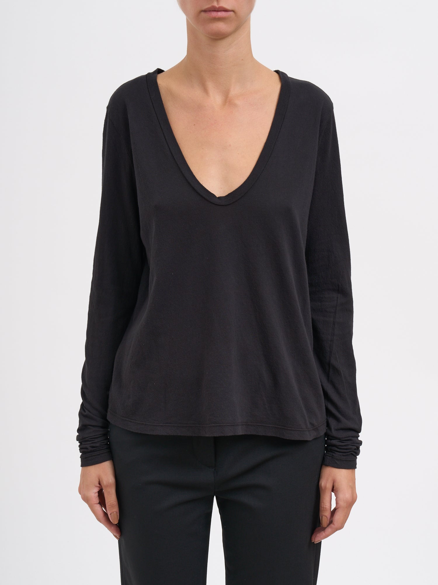 V-Neck T-Shirt M/L