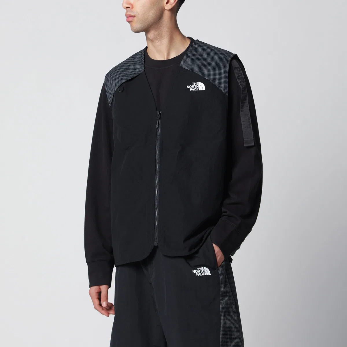 Nse Tech Windwall Vest In Nyloncotton Black