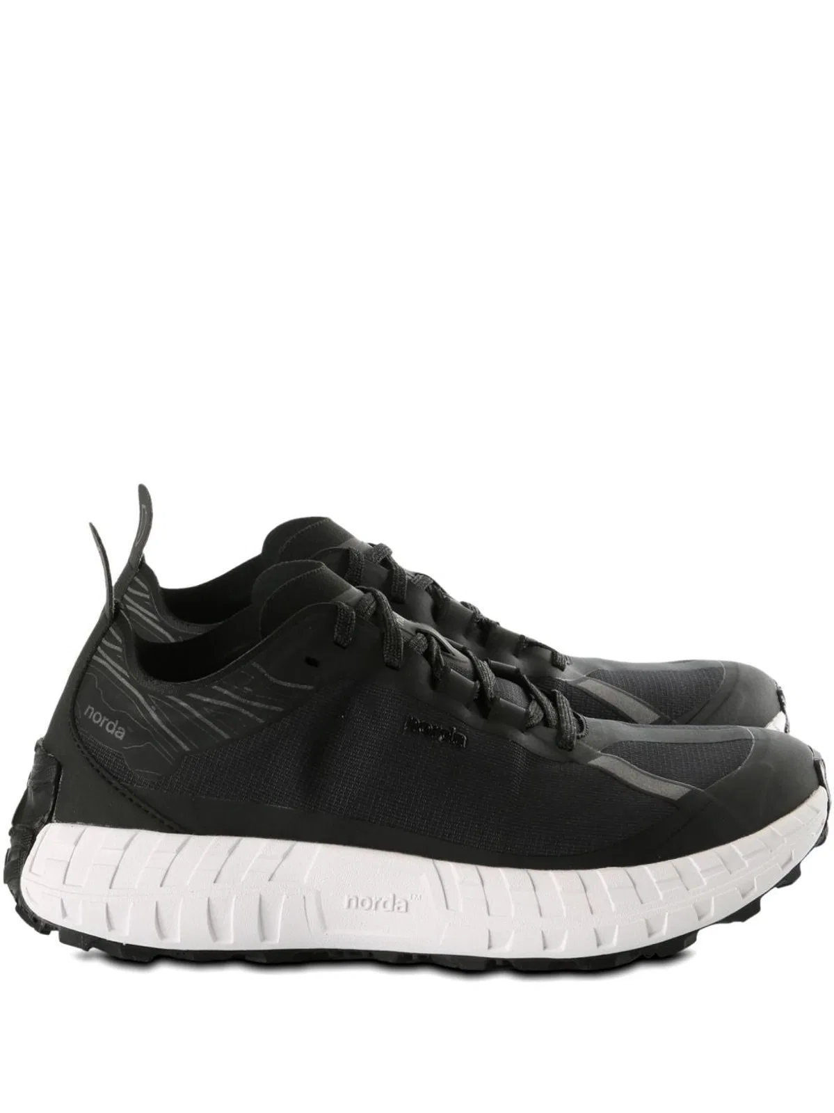 001 Sneakers
