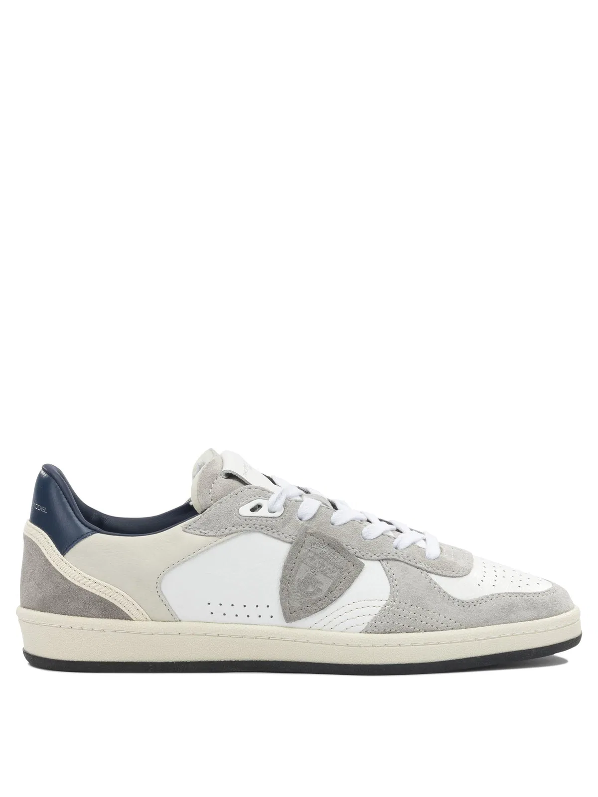 Sneakers & Slip-On