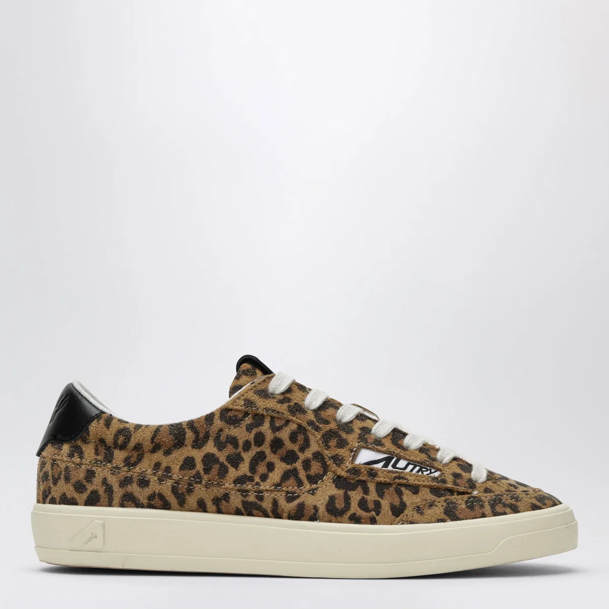 Windscape Low Sneakers In Leopard Suede